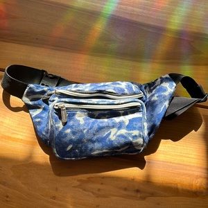 Fanny pack/bum bag